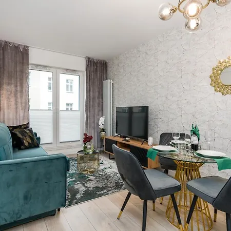 Luxurious Sikorskiego By Renters Prestige