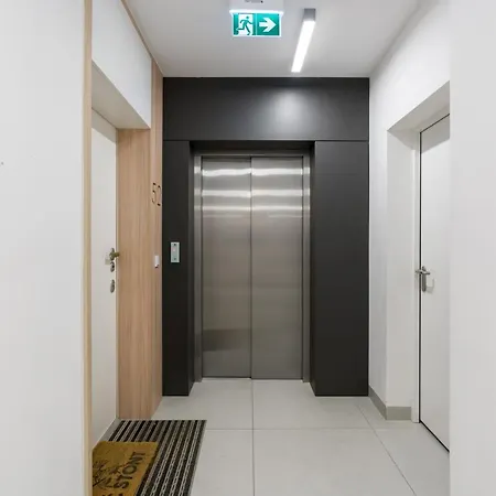 Luxurious Sikorskiego By Renters Prestige Apartment *