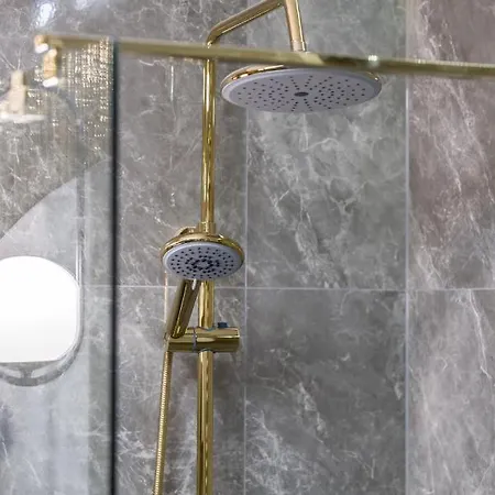 Luxurious Sikorskiego By Renters Prestige Apartment *